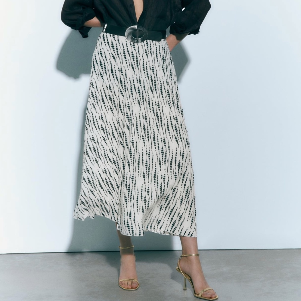 Zara White Midi Skirt with Black Dot Stripe Pattern